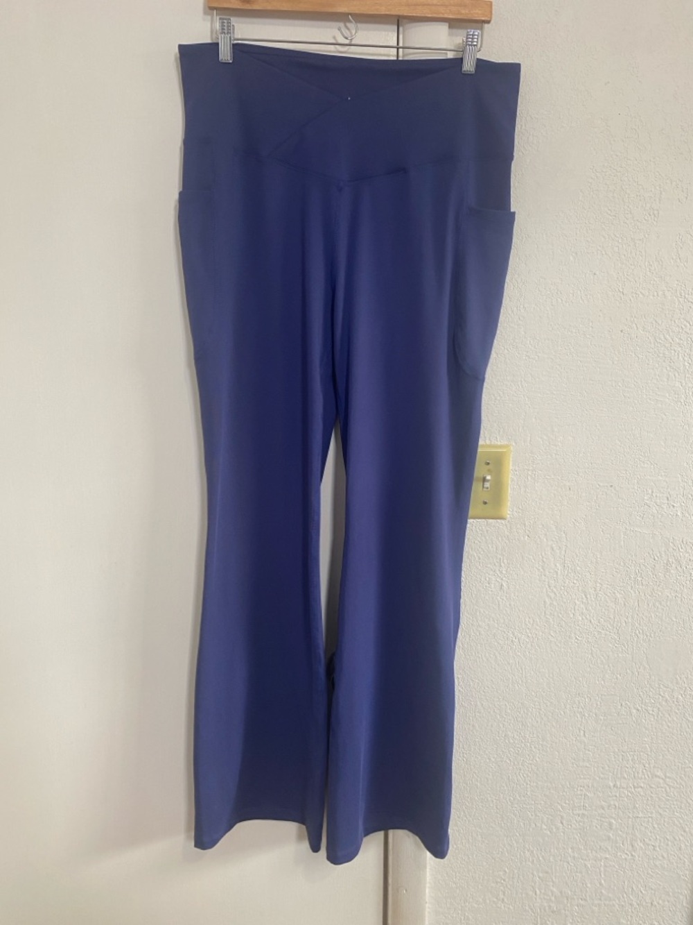 Baleaf Laureate Women's Crossover High-Waisted Flare Yoga Pants 2XL Blue NWT - Picture 2 of 11